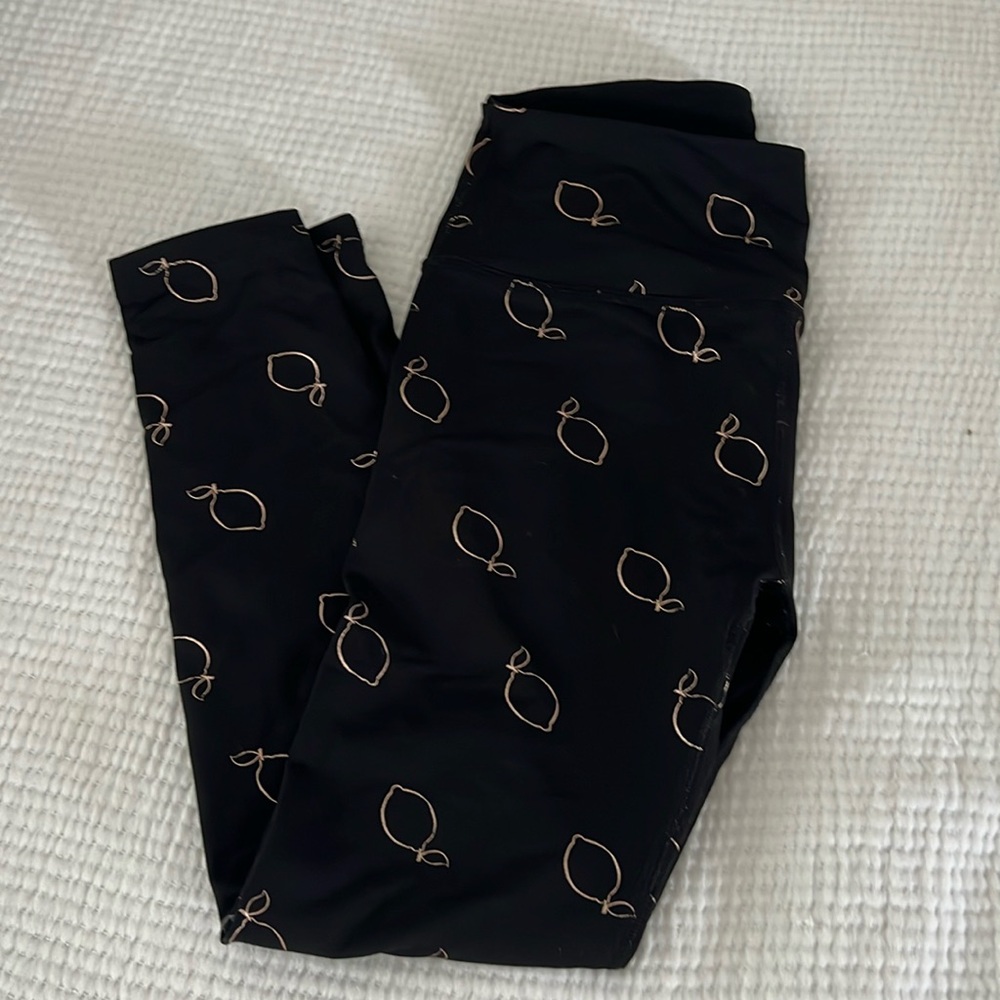 Beyond Yoga gold print leggings
